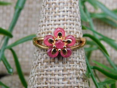 RING ROCK STONE LAPIDARY SPECIMEN