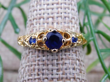 RING ROCK STONE LAPIDARY SPECIMEN