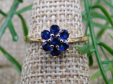 RING ROCK STONE LAPIDARY SPECIMEN