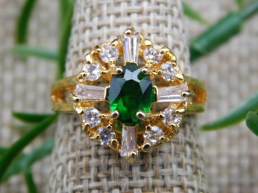 RING ROCK STONE LAPIDARY SPECIMEN