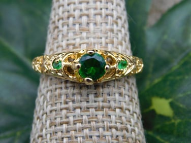 RING ROCK STONE LAPIDARY SPECIMEN