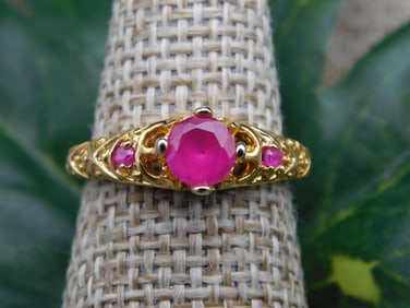 RING ROCK STONE LAPIDARY SPECIMEN