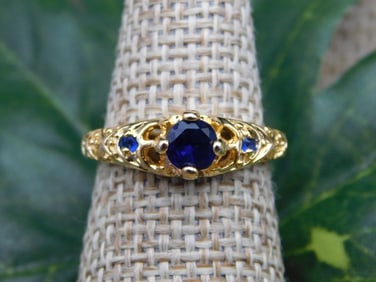 RING ROCK STONE LAPIDARY SPECIMEN