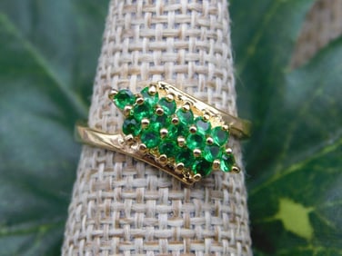 RING ROCK STONE LAPIDARY SPECIMEN