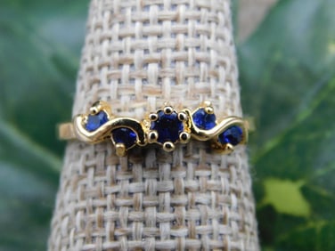 RING ROCK STONE LAPIDARY SPECIMEN