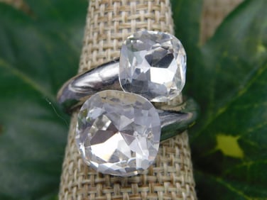 RING ROCK STONE LAPIDARY SPECIMEN