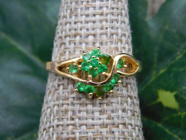 RING ROCK STONE LAPIDARY SPECIMEN