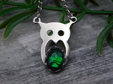 NECKLACE ROCK STONE LAPIDARY SPECIMEN