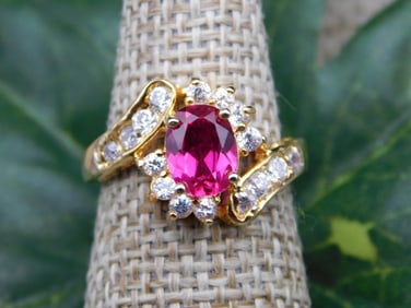 RING ROCK STONE LAPIDARY SPECIMEN