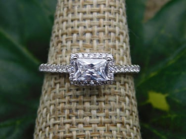 RING ROCK STONE LAPIDARY SPECIMEN