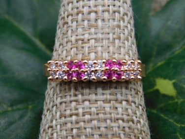 RING ROCK STONE LAPIDARY SPECIMEN