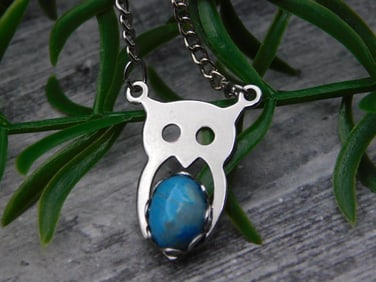 NECKLACE ROCK STONE LAPIDARY SPECIMEN