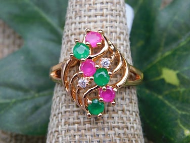 RING ROCK STONE LAPIDARY SPECIMEN