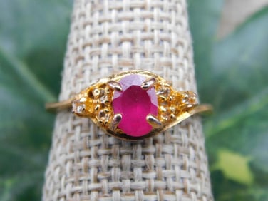 RING ROCK STONE LAPIDARY SPECIMEN