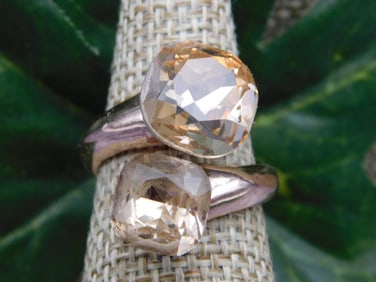 RING ROCK STONE LAPIDARY SPECIMEN