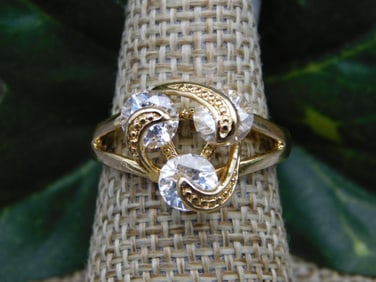 RING ROCK STONE LAPIDARY SPECIMEN