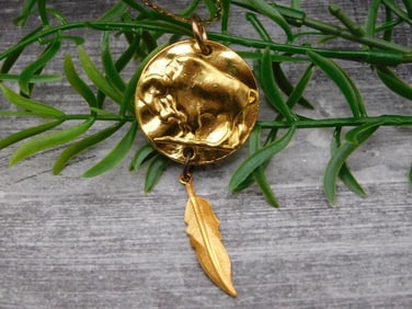 NECKLACE ROCK STONE LAPIDARY SPECIMEN