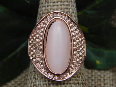 RING ROCK STONE LAPIDARY SPECIMEN