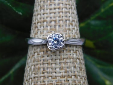 RING ROCK STONE LAPIDARY SPECIMEN