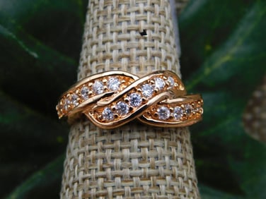 RING ROCK STONE LAPIDARY SPECIMEN