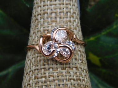 RING ROCK STONE LAPIDARY SPECIMEN