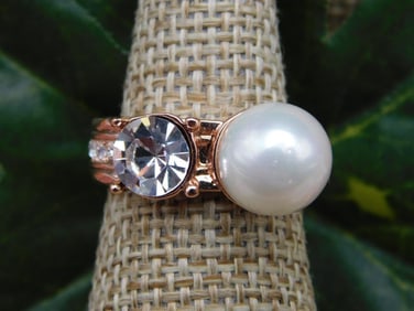 RING ROCK STONE LAPIDARY SPECIMEN