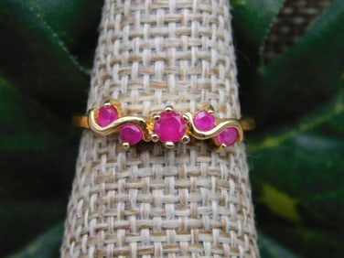 RING ROCK STONE LAPIDARY SPECIMEN