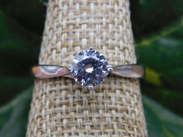 RING ROCK STONE LAPIDARY SPECIMEN