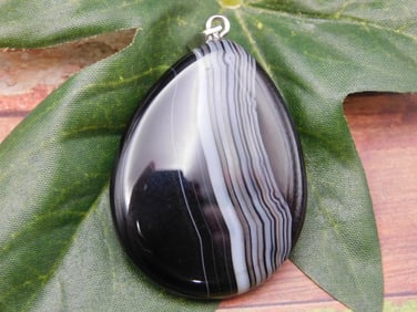 PENDANT ROCK STONE LAPIDARY SPECIMEN