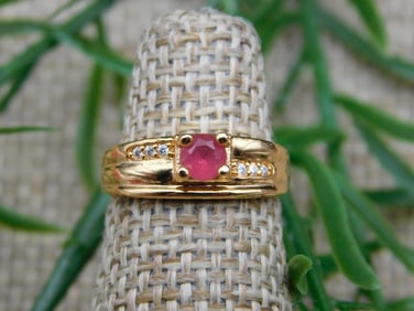 RING ROCK STONE LAPIDARY SPECIMEN