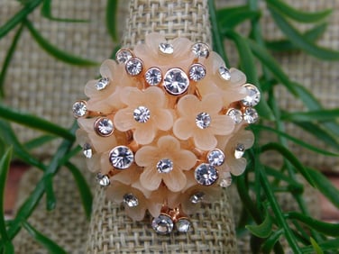 RING ROCK STONE LAPIDARY SPECIMEN