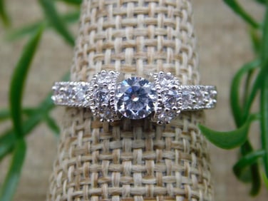 RING ROCK STONE LAPIDARY SPECIMEN