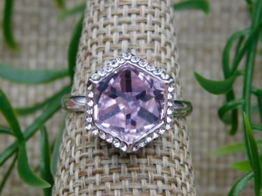 RING ROCK STONE LAPIDARY SPECIMEN