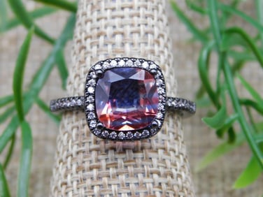 RING ROCK STONE LAPIDARY SPECIMEN