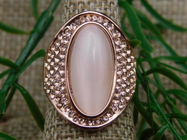 RING ROCK STONE LAPIDARY SPECIMEN