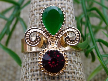 RING ROCK STONE LAPIDARY SPECIMEN