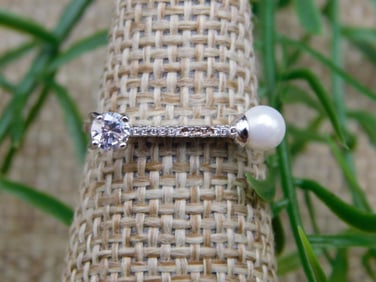 RING ROCK STONE LAPIDARY SPECIMEN