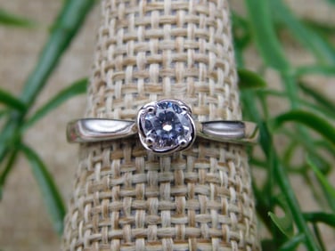 RING ROCK STONE LAPIDARY SPECIMEN