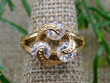 RING ROCK STONE LAPIDARY SPECIMEN