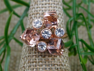 RING ROCK STONE LAPIDARY SPECIMEN