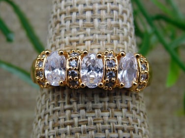 RING ROCK STONE LAPIDARY SPECIMEN