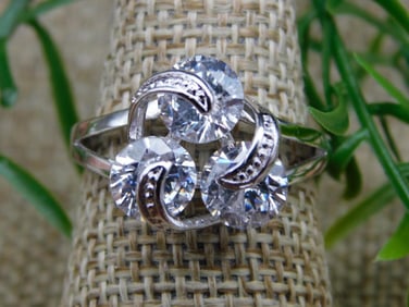 RING ROCK STONE LAPIDARY SPECIMEN