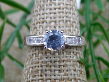 RING ROCK STONE LAPIDARY SPECIMEN