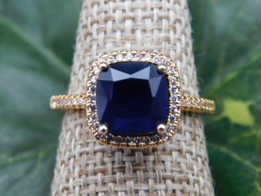 RING ROCK STONE LAPIDARY SPECIMEN