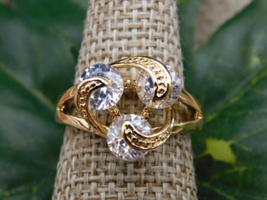 RING ROCK STONE LAPIDARY SPECIMEN