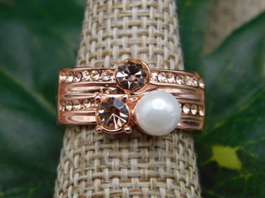 RING ROCK STONE LAPIDARY SPECIMEN