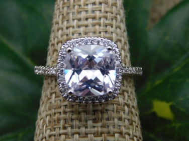 RING ROCK STONE LAPIDARY SPECIMEN