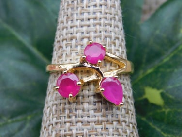 RING ROCK STONE LAPIDARY SPECIMEN