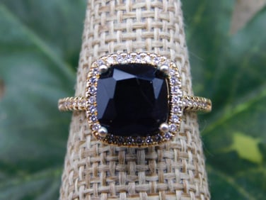 RING ROCK STONE LAPIDARY SPECIMEN