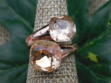 RING ROCK STONE LAPIDARY SPECIMEN